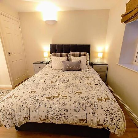 Cosy Central Modern Apartment Nantwich Exterior photo