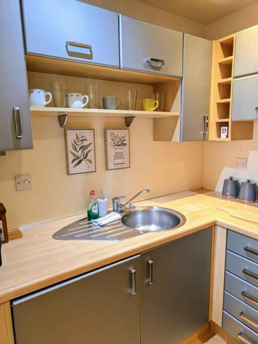 Cosy Central Modern Apartment Nantwich Exterior photo