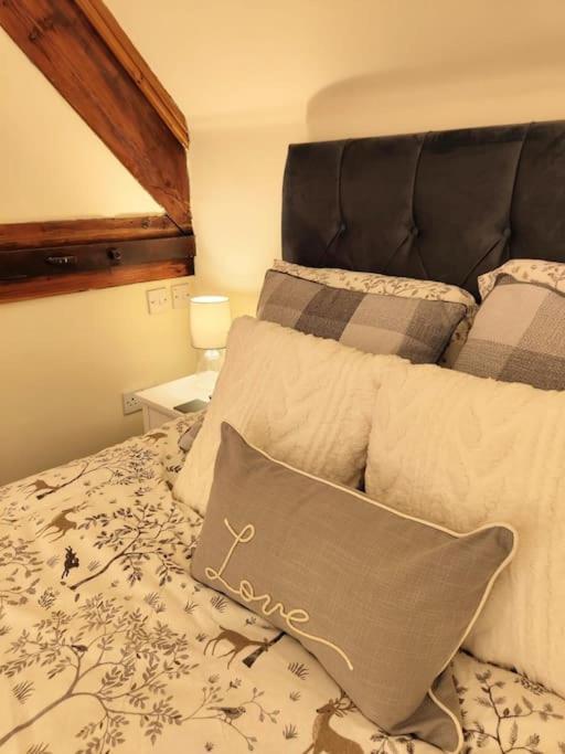 Cosy Central Modern Apartment Nantwich Exterior photo