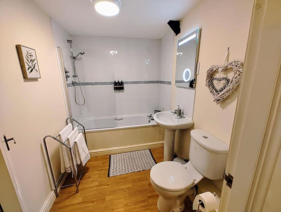 Cosy Central Modern Apartment Nantwich Exterior photo