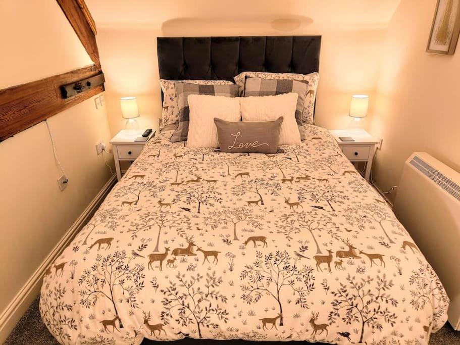 Cosy Central Modern Apartment Nantwich Exterior photo